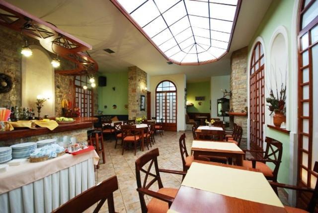 Hotel Elvetia Karpenísion Esterno foto