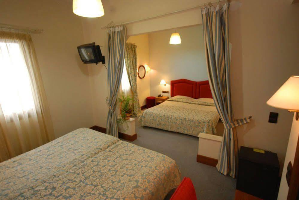 Hotel Elvetia Karpenísion Esterno foto